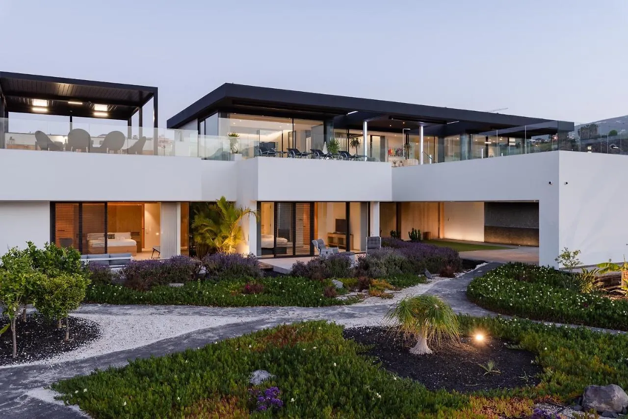 KARAT Villa Macaronesia Costa Adeje  España